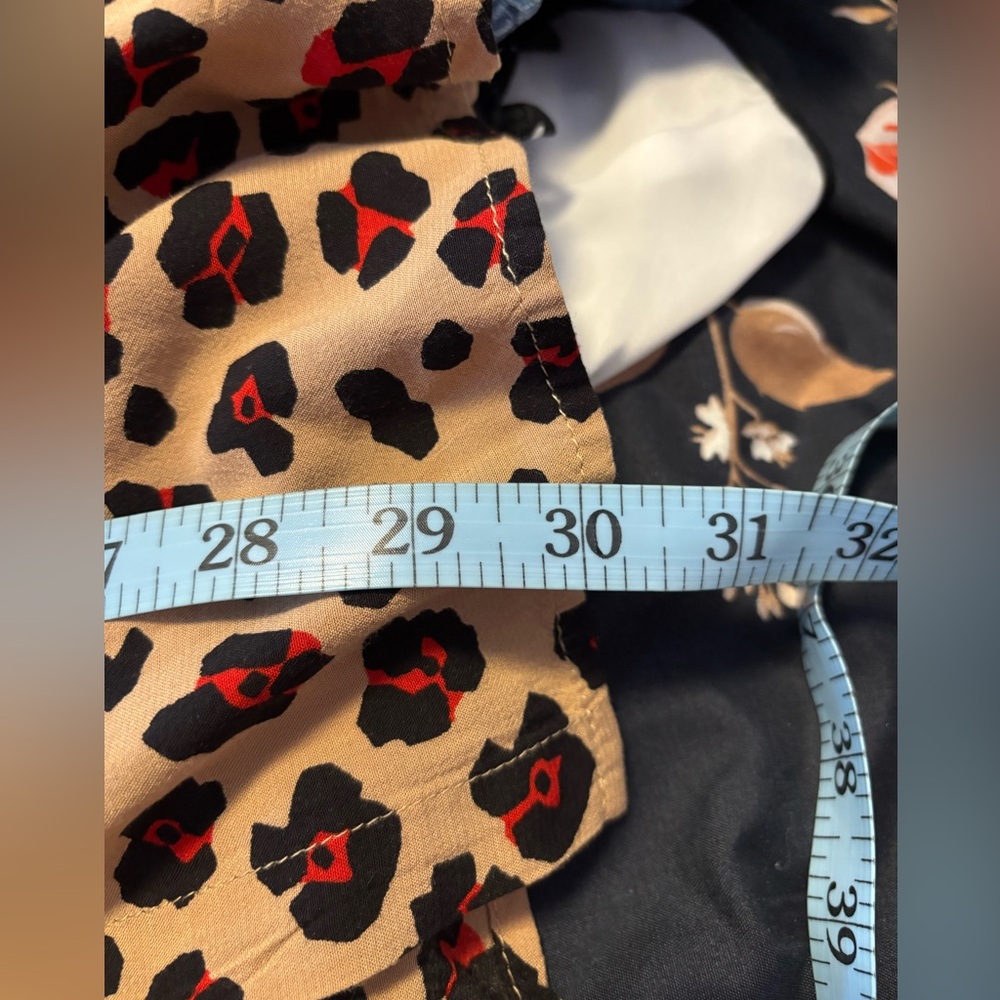 Leopard Print Button-Up Blouse - Picture 5 of 5